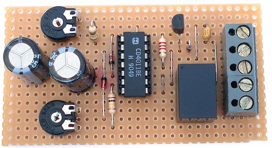 A Photo Of Ron J's 
 Cmos Inverter Based  
  ''Interval Timer''